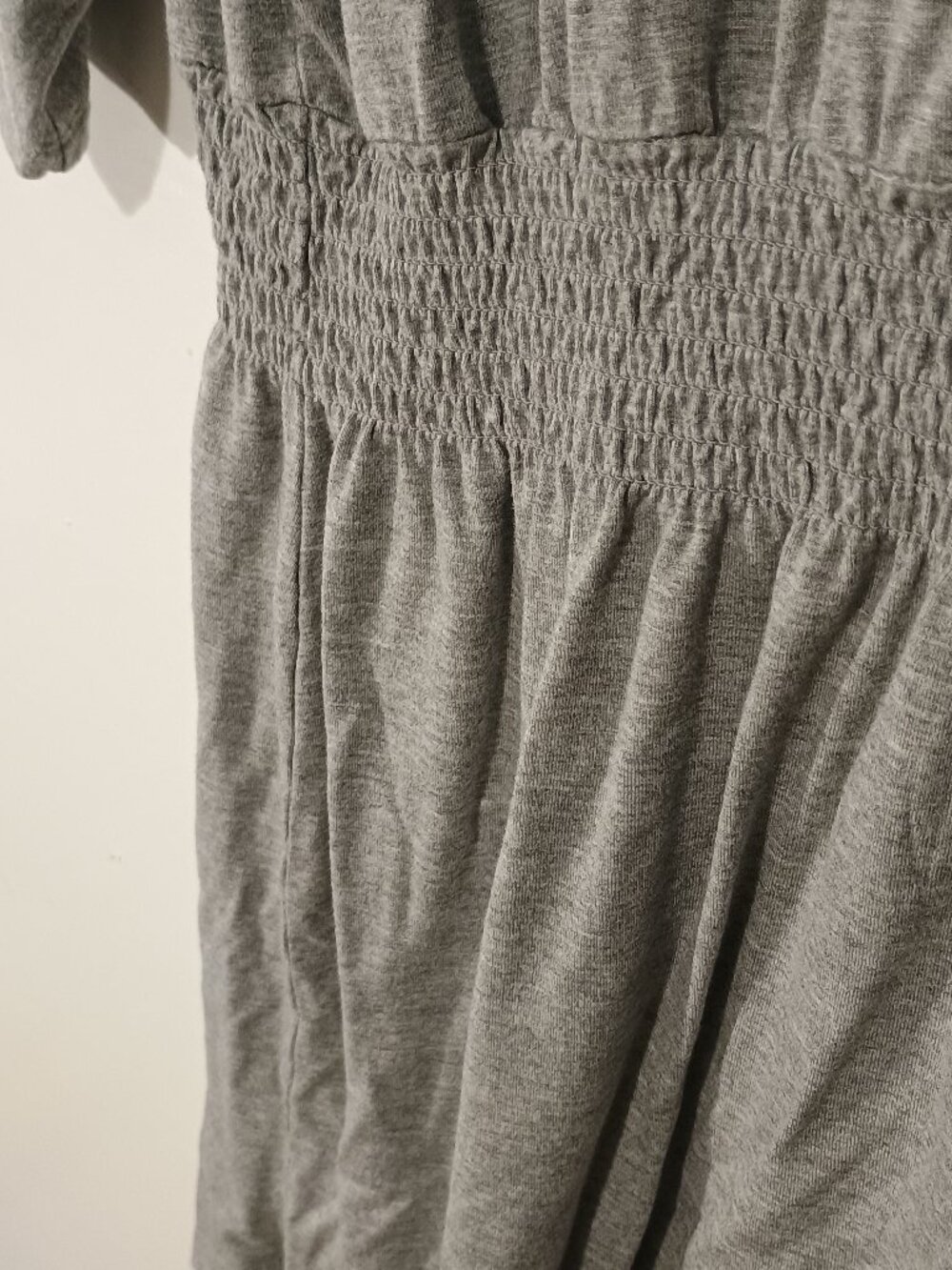 Serra Gray V-Neck Smocked Empire Waist Top XL 16/18 Flutter Sleeve Tunic - Picture 5 of 6